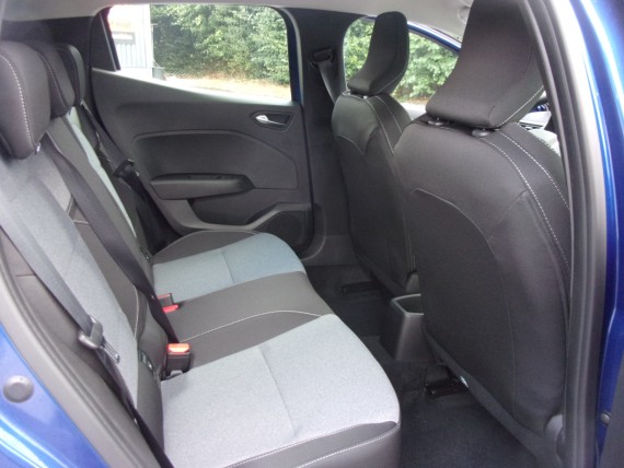 RENAULT Clio V Clio 0km bleu Iron-015.jpg